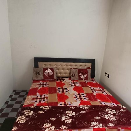 Keshav Narayan Home Stay Mathura Exteriér fotografie