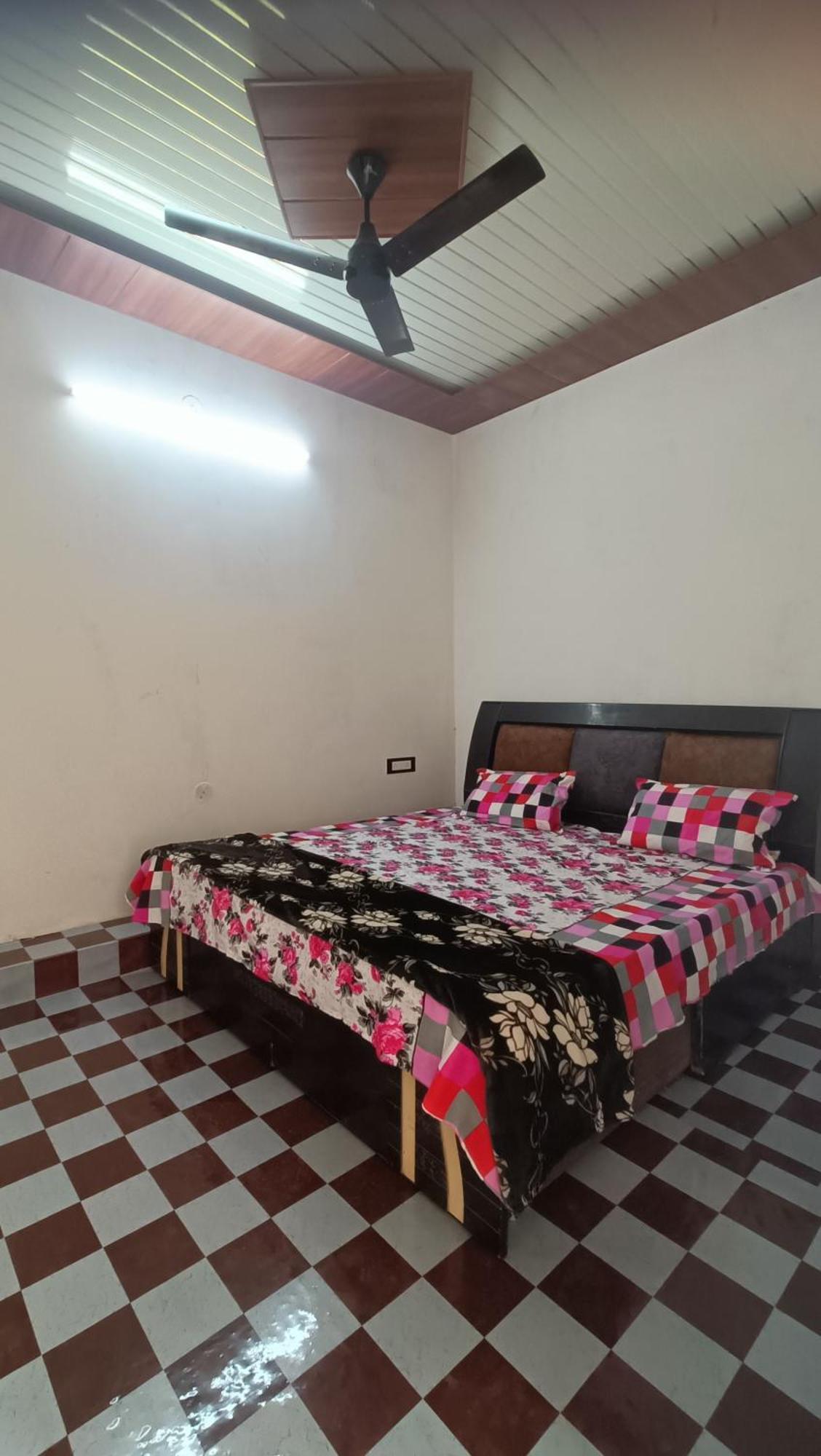 Keshav Narayan Home Stay Mathura Exteriér fotografie